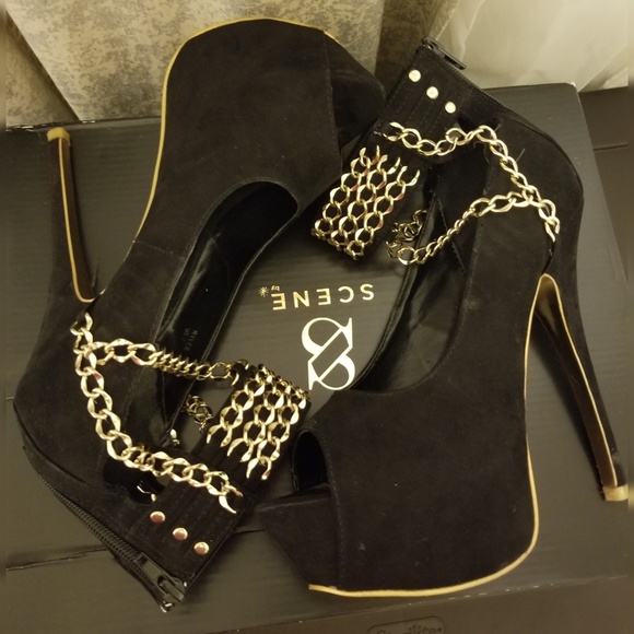 Shoe - Picture 3 of 4